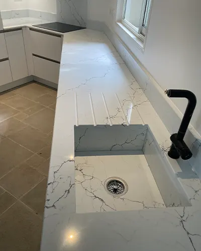 Cuisine évier Poli décor sud